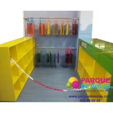 Recepcion en paralelo casillero + mostrador 150x50x105 cm