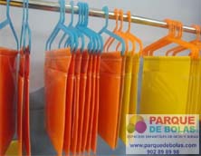 Bolsas percha con bolsillo